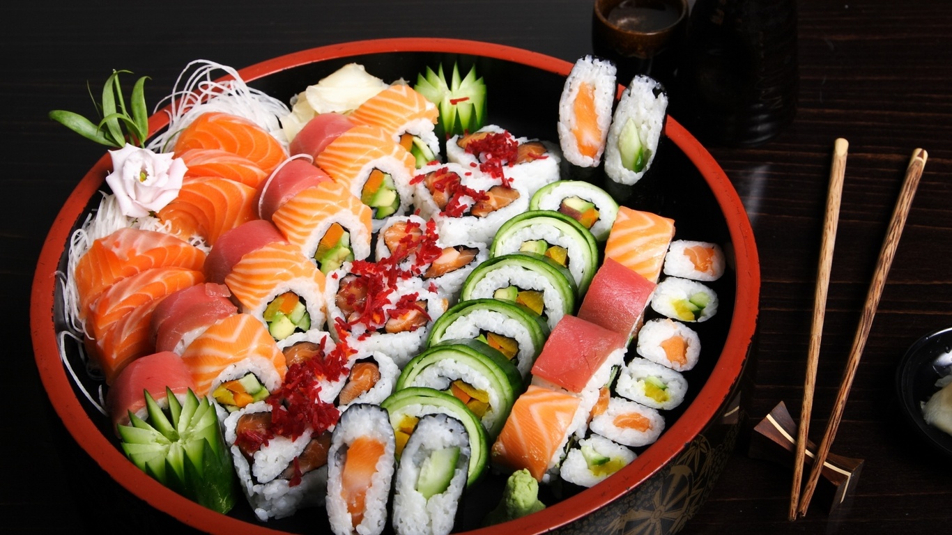 Удобно и вкусно: преимущества заказа роллов из суши-бара